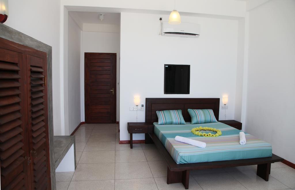 Aqua Marine Beach Resort Pasikuda Oda fotoğraf